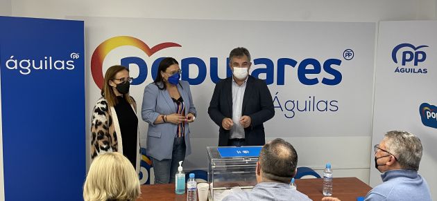 El PP de Águilas vota la candidatura de Alberto Nuñez Feijóo a presidir el Partido Popular