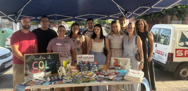 Los aguileños se vuelcan con la recogida de material escolar organizada por NNGG Águilas