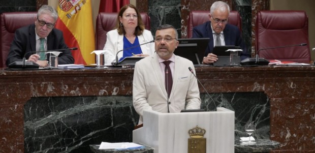 Albaladejo: “El Gobierno regional trabaja en solitario desde hace años con iniciativas concretas para mitigar el calor en las aulas”